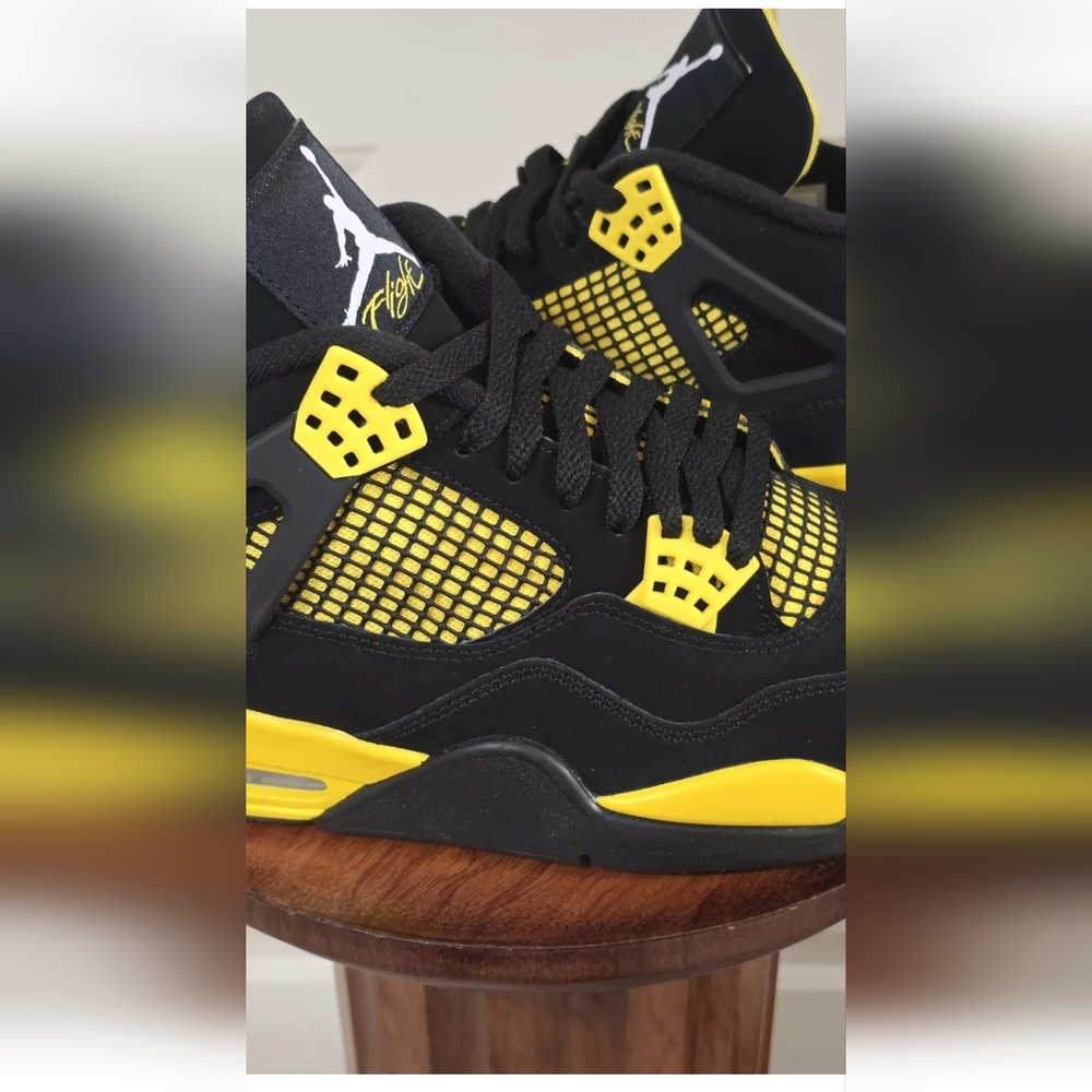 Nike Air Jordan 4 Retro Thunder DH6927-017 Men US 10/ Women size 11.5 New In Box - Picture 6 of 16